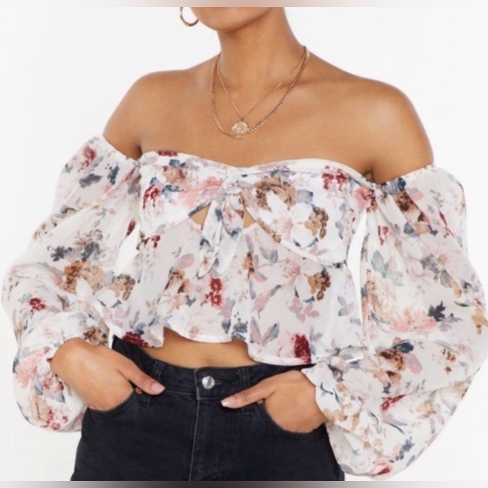 Nasty Gal - Off the Shoulder Blouse
Size: 0 - Excellent Used Condition